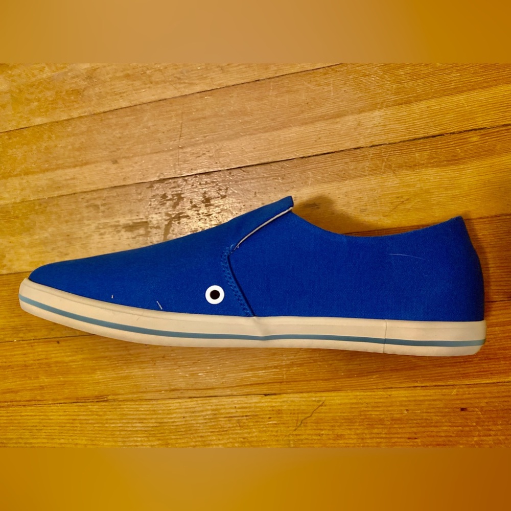 Hip canvas boat shoes (NIB)